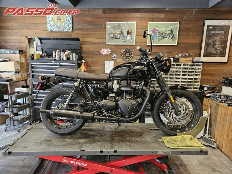 Triumph Bonneville T120 Black - фото 0