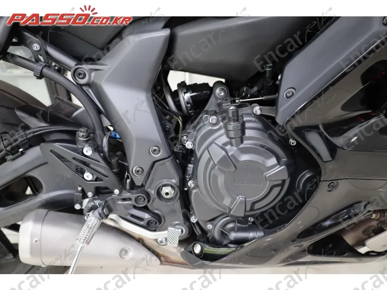 Yamaha Yzf R7 - фото 4