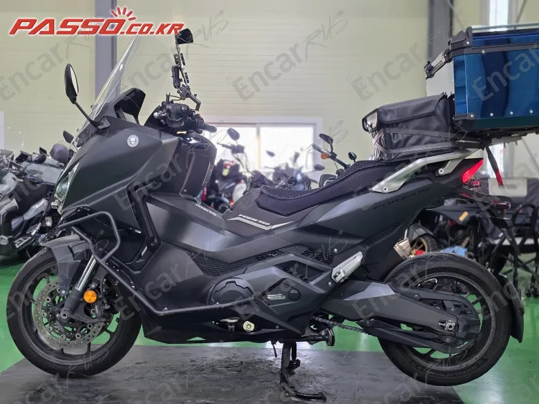 Honda Forza 750 - фото 1