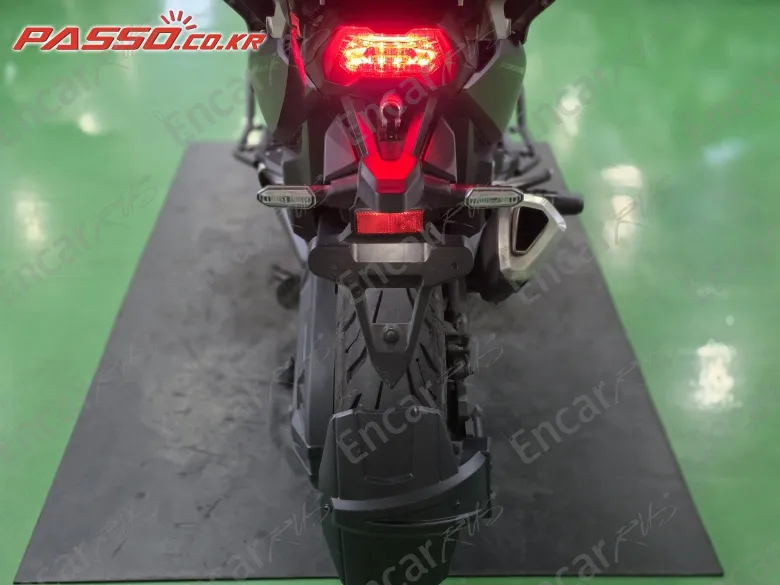 Honda Forza 750 - фото 2