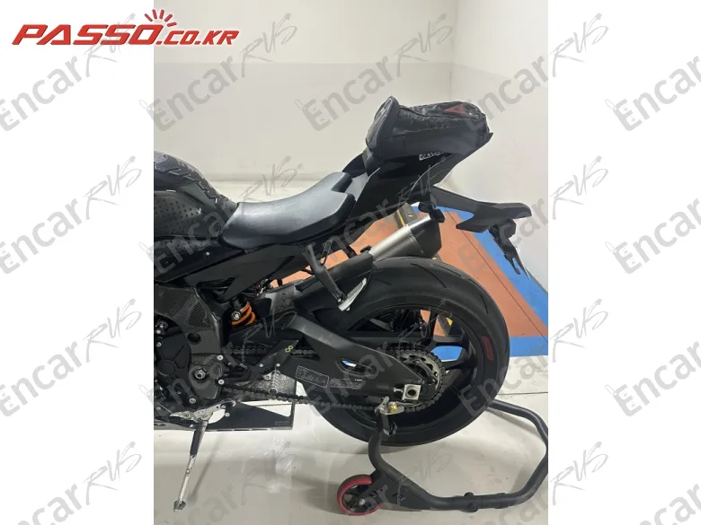 Yamaha Yzf R1 - фото 2