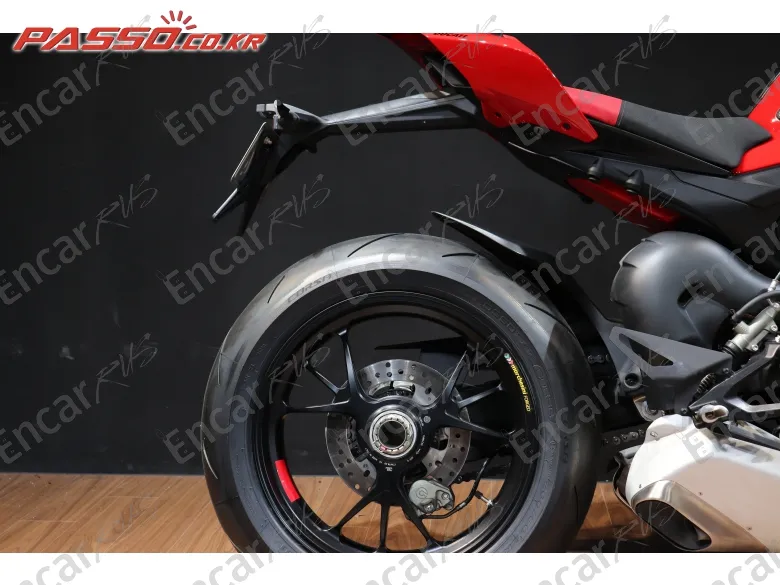 Ducati Streetfighter V4 S - фото 6
