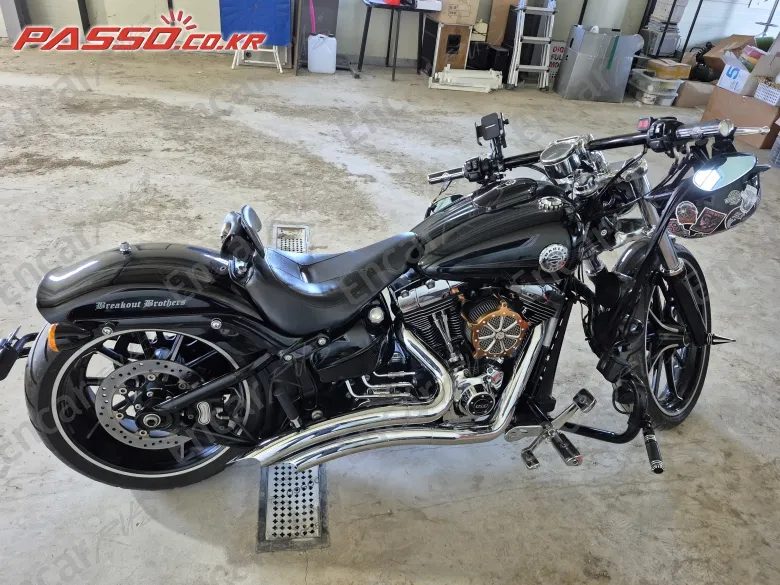 Harley-Davidson Breakout - фото 0