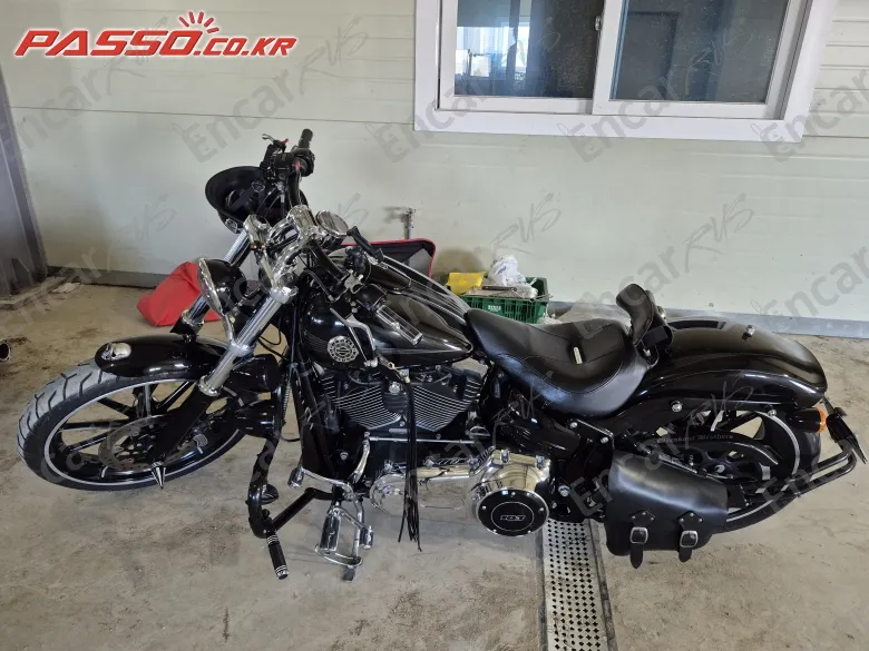 Harley-Davidson Breakout - фото 1
