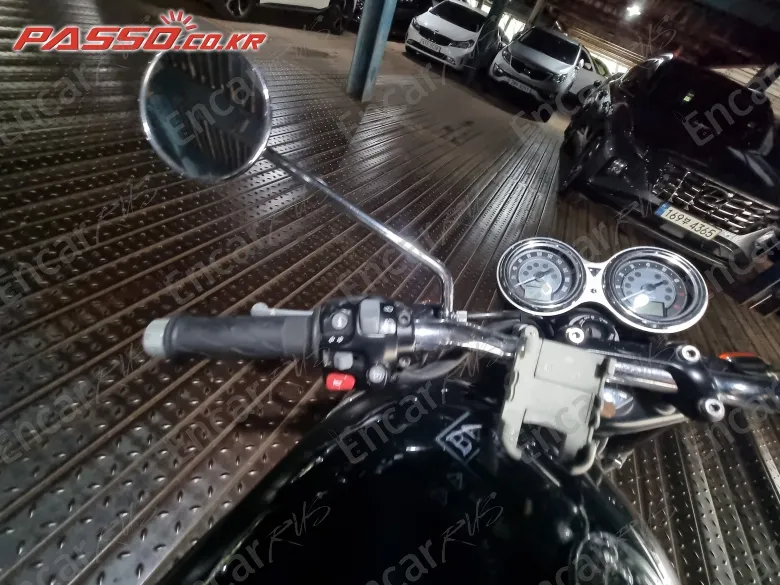 Triumph Bonneville T120 - фото 1