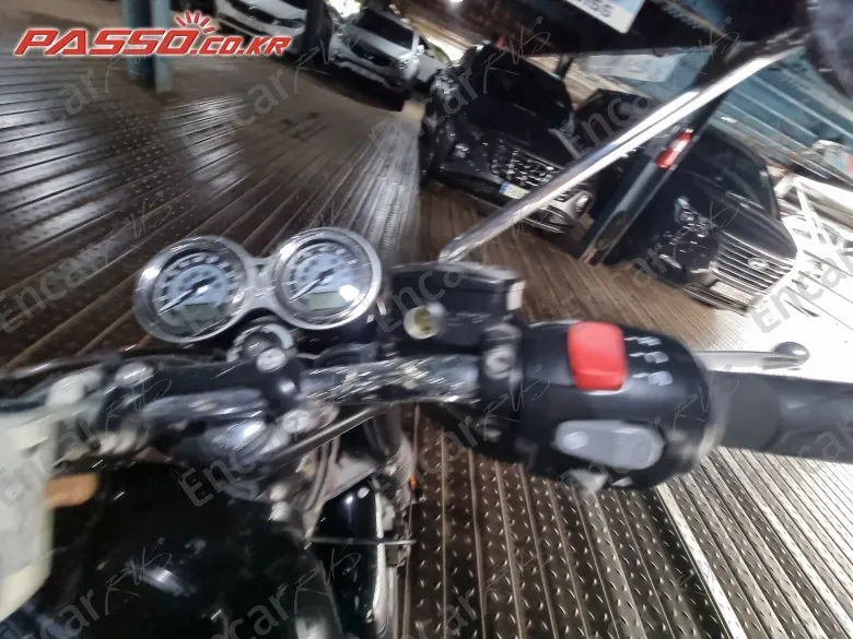 Triumph Bonneville T120 - фото 2