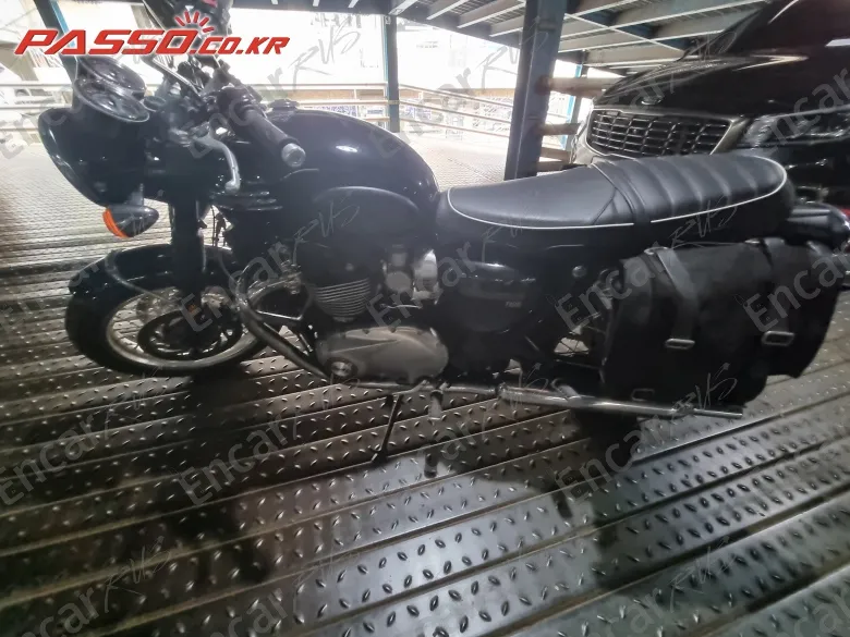 Triumph Bonneville T120 - фото 3