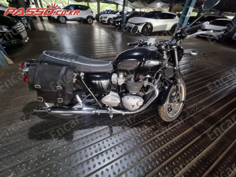 Triumph Bonneville T120 - фото 5