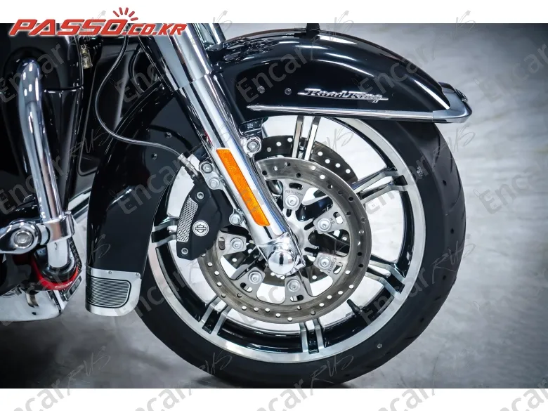Harley-Davidson Flhr - фото 5