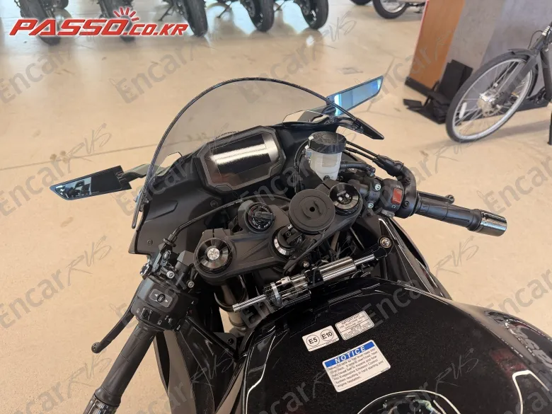 Kawasaki Zx 6 R - фото 3