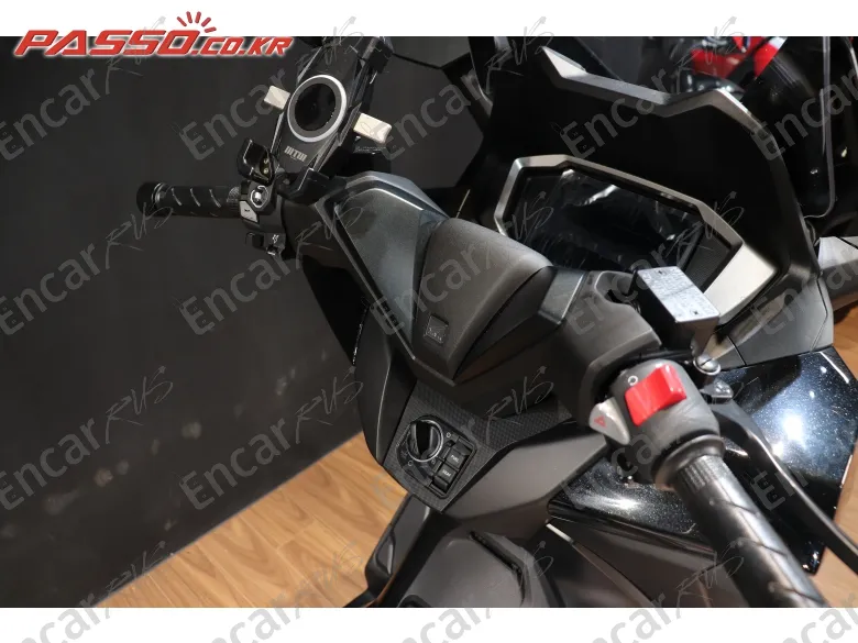 Honda Forza 350 - фото 3