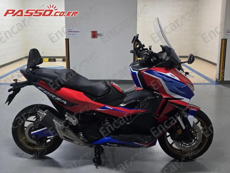Honda Forza 750 - фото 0