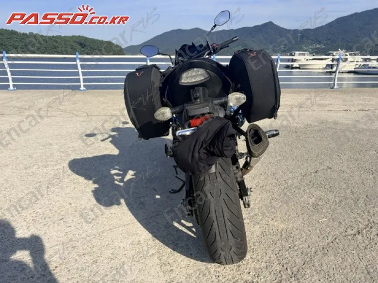 Suzuki Gsx S 750 - фото 2