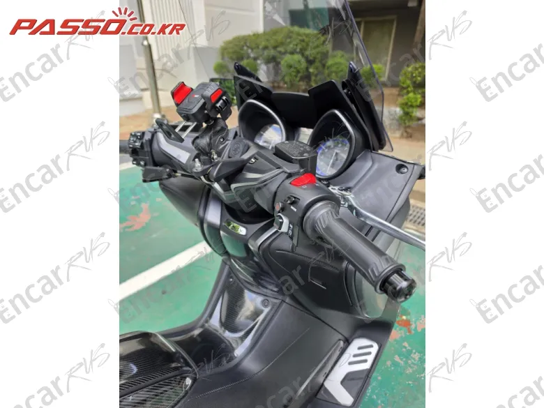 Yamaha T Max 560 - фото 3