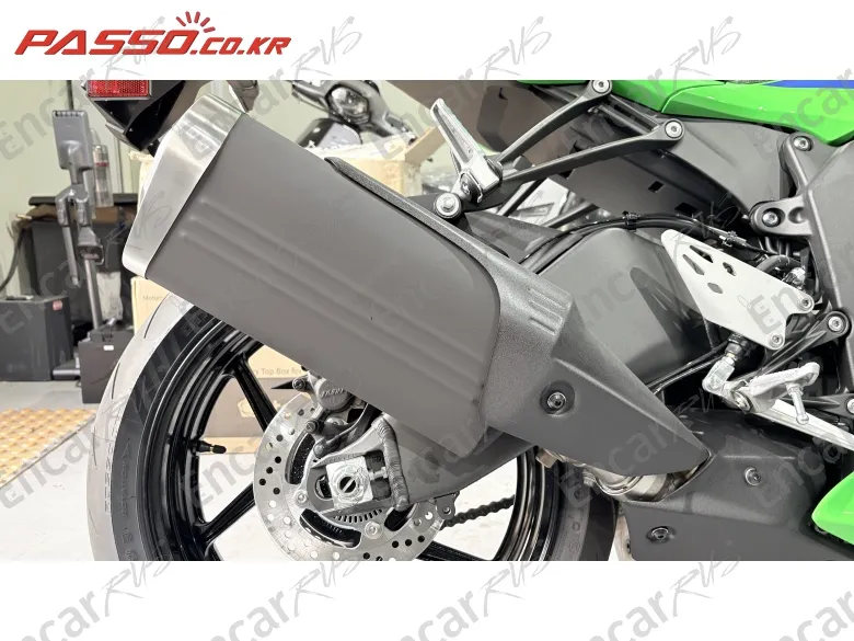 Kawasaki Zx 6 R - фото 6
