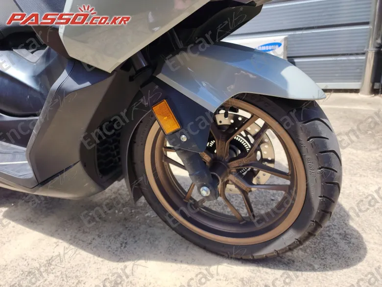 Honda Forza 350 - фото 5