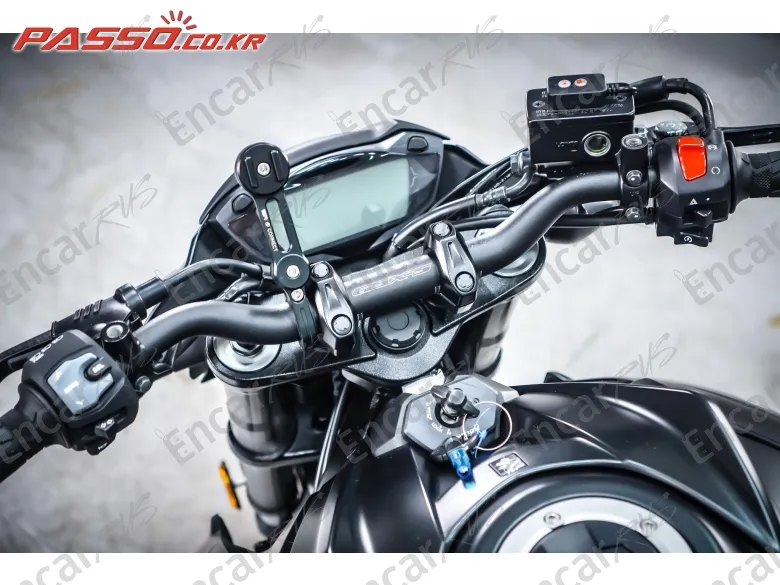 Suzuki Gsx S 750 - фото 3