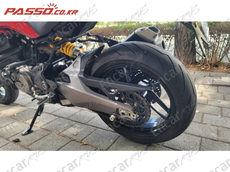 Ducati Monster 821 - фото 5