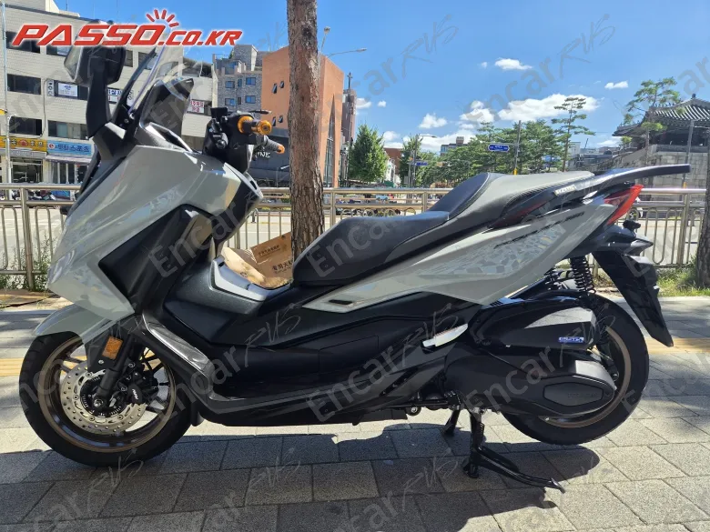 Honda Forza 350 - фото 1