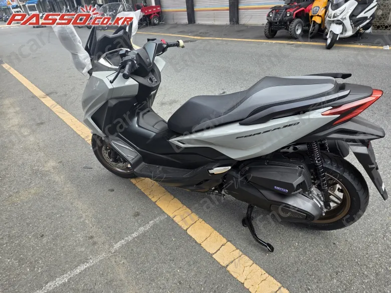 Honda Forza 350 - фото 1