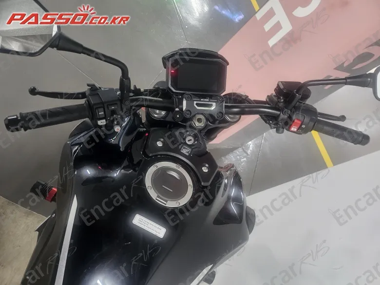 HONDA CB 1000 R - фото 3