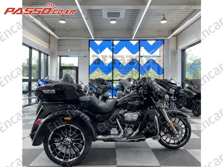 Harley-Davidson Flhtcutg Tri Glide Ultra Classic - фото 0