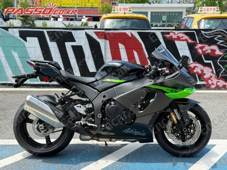 KAWASAKI ZX 10 R - фото 0