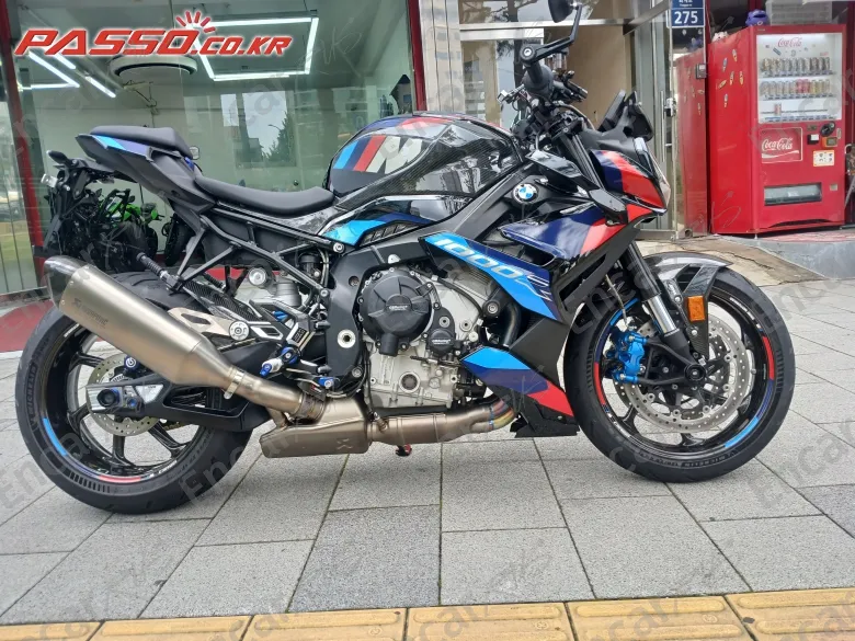 BMW M 1000 R - фото 0