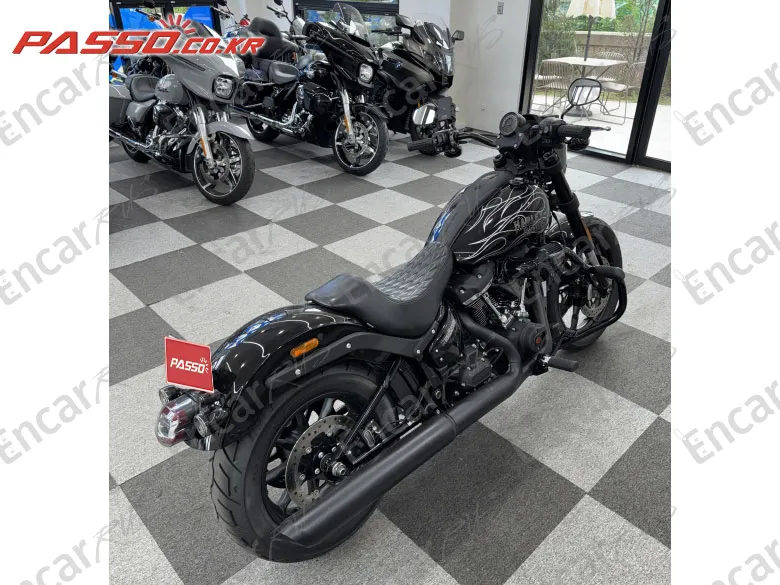 HARLEY-DAVIDSON SOFTAIL LOW RIDER S - фото 2