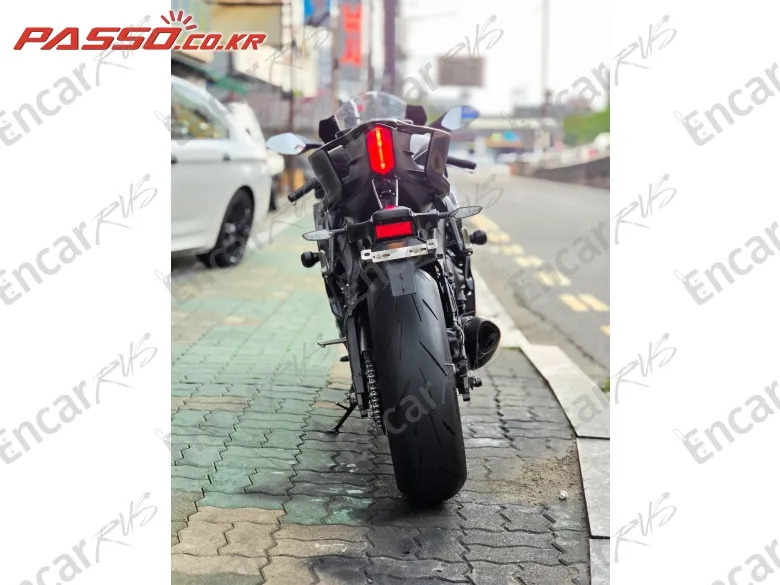 YAMAHA YZF R6 - фото 2