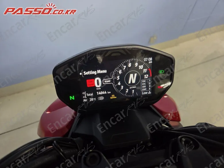 DUCATI STREETFIGHTER V2 - фото 3