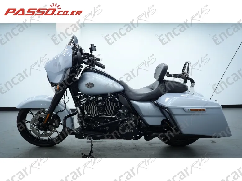 HARLEY-DAVIDSON FLHXS STREET GLIDE SPECIAL - фото 1
