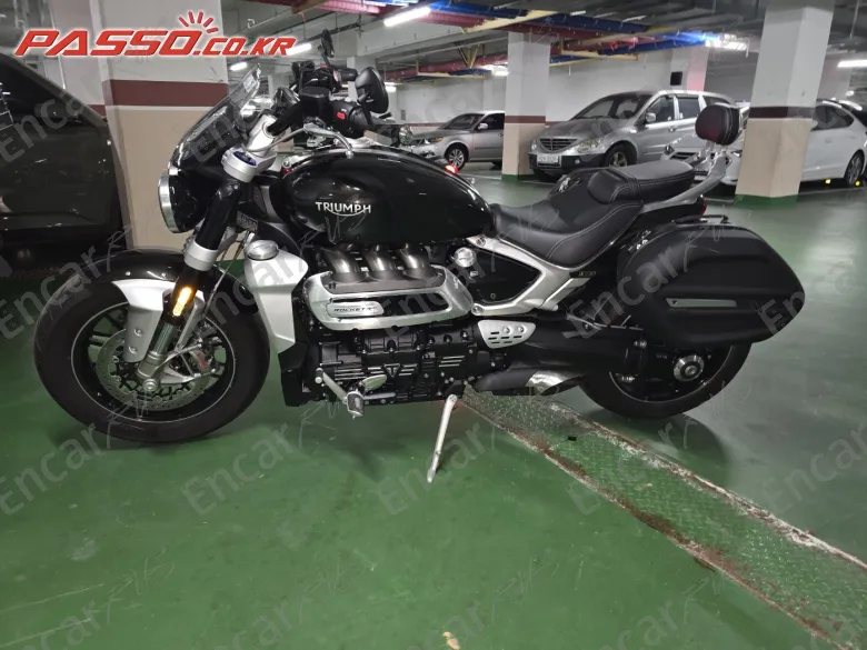 TRIUMPH ROCKET Ⅲ GT - фото 1