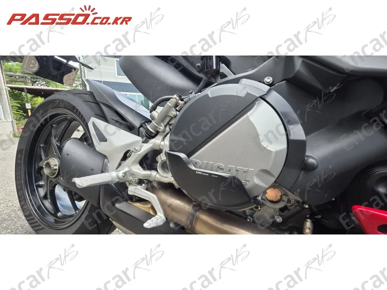 Ducati Streetfighter S - фото 4