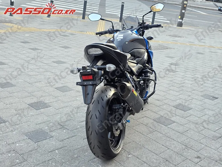 Suzuki Gsx S 750 - фото 2