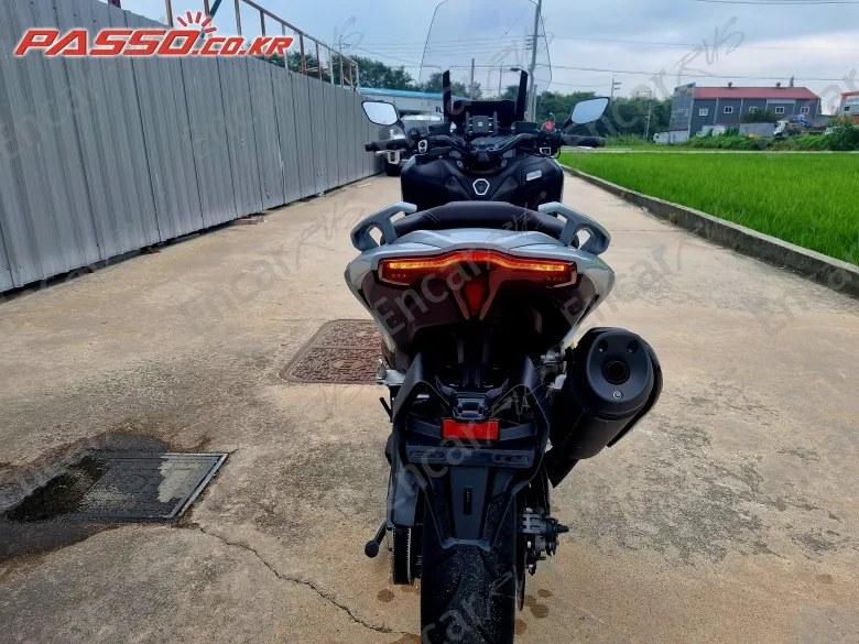 Yamaha T Max 560 - фото 2
