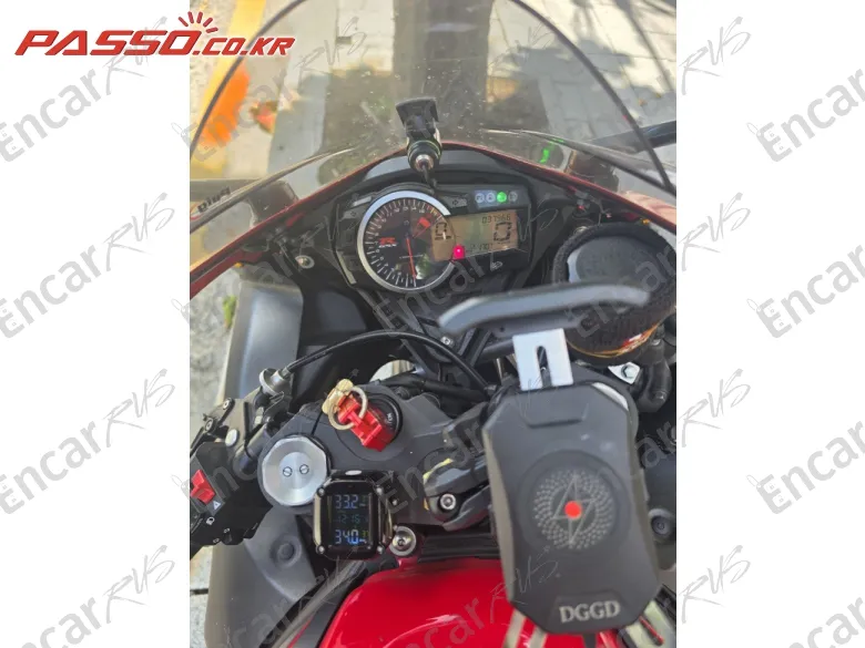 SUZUKI GSX R 600 - фото 3