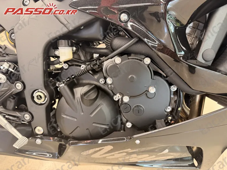 KAWASAKI ZX 6 R - фото 4