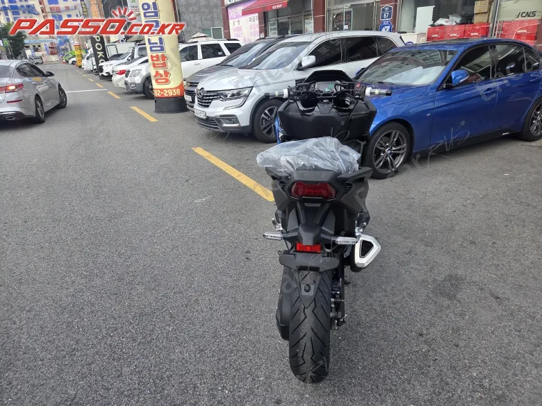 Honda Forza 750 - фото 2