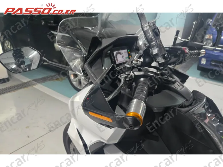 Honda Forza 750 - фото 4