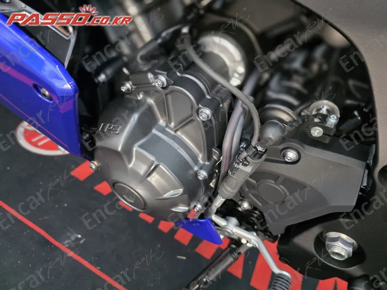 YAMAHA YZF R9 - фото 4