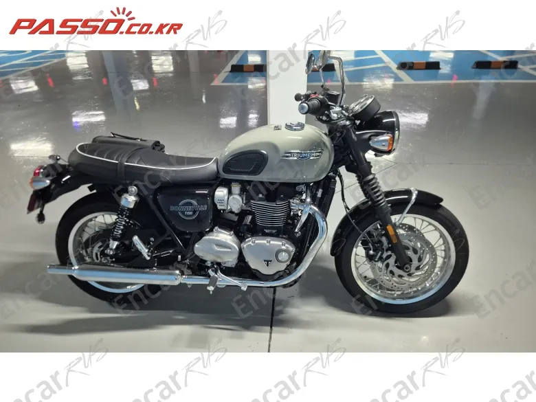TRIUMPH BONNEVILLE T120 2026, фото 1