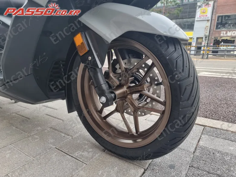 Honda Forza 350 - фото 5