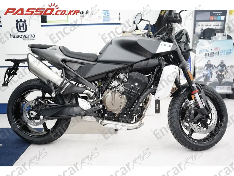 Husqvarna Svartpilen 801 2024, фото 1
