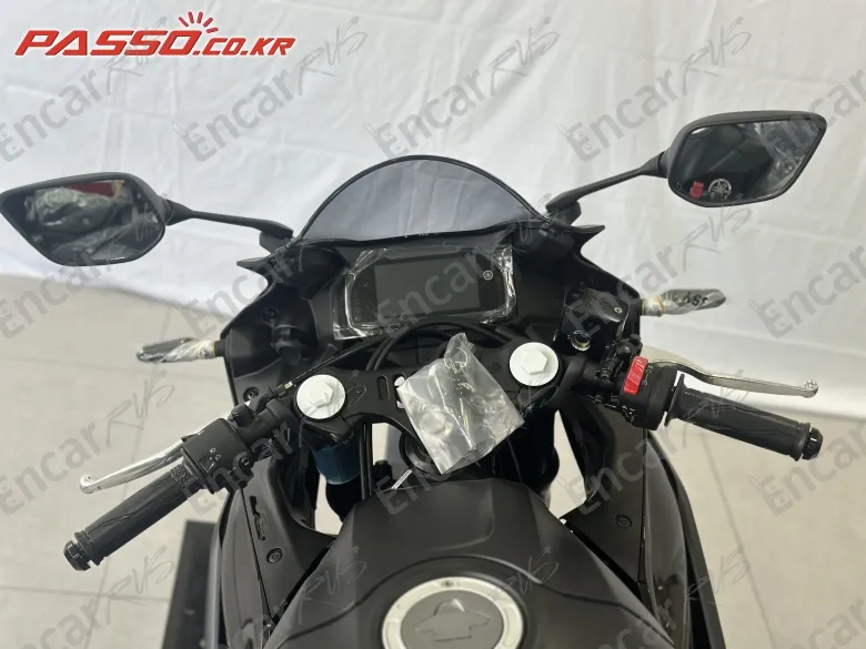 Yamaha Yzf R3 - фото 3