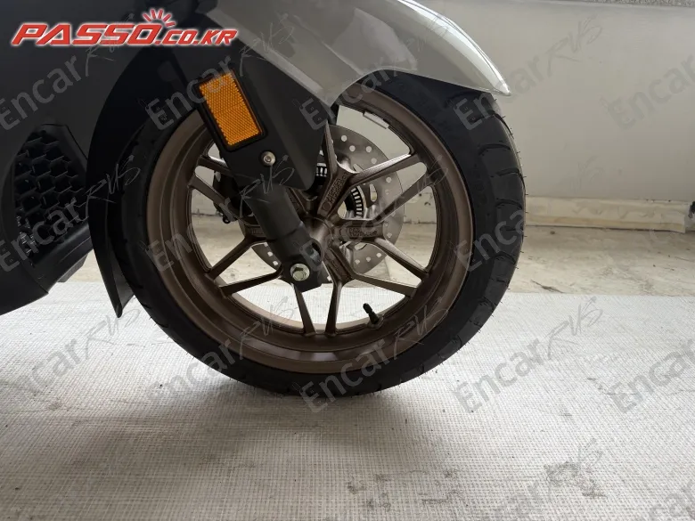 Honda Forza 350 - фото 5