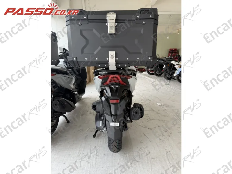 Honda Forza 350 - фото 2