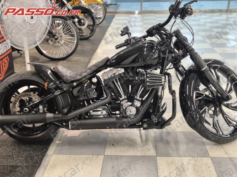 Harley-Davidson Breakout 2015, фото 1