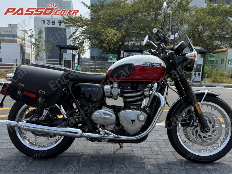 TRIUMPH BONNEVILLE T120 2025, фото 1