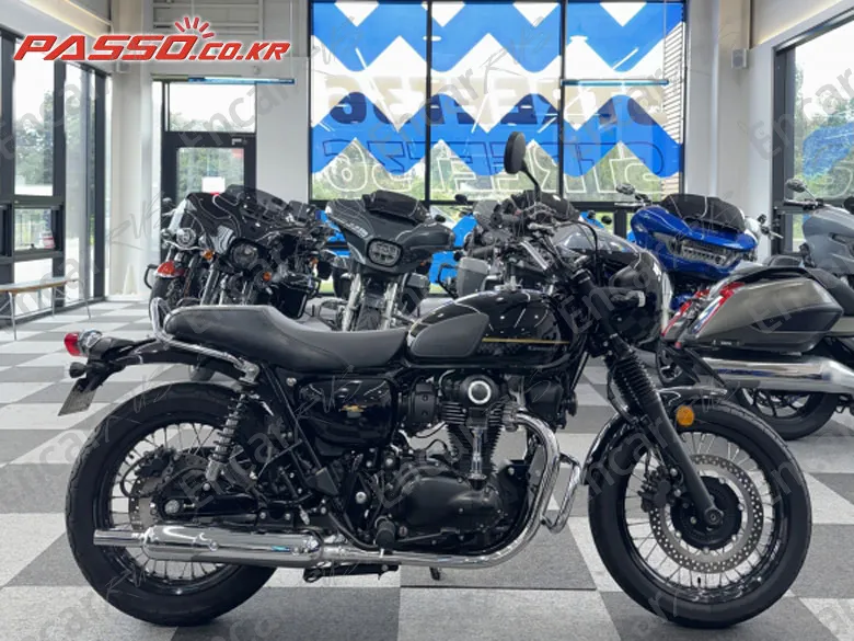 Kawasaki W 800 Cafe